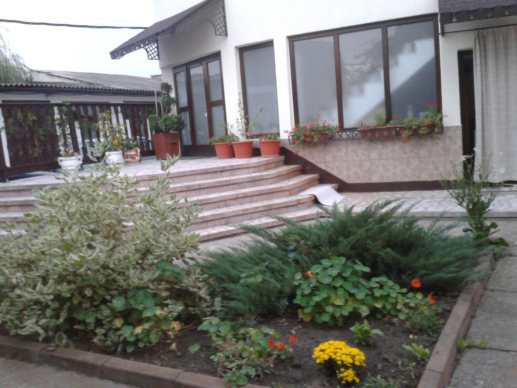 Отель Casa Craiova Nuova Экстерьер фото